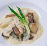Picture of Lengua in Mushroom Cream Sauce