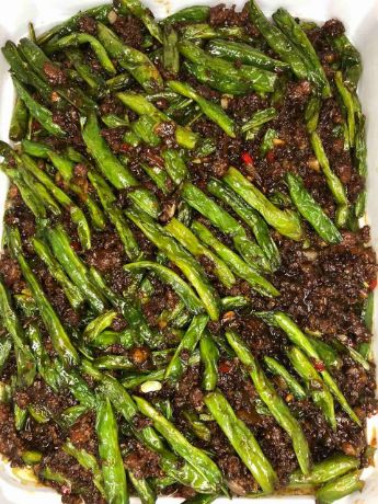 Beans with Spicy Minced Pork